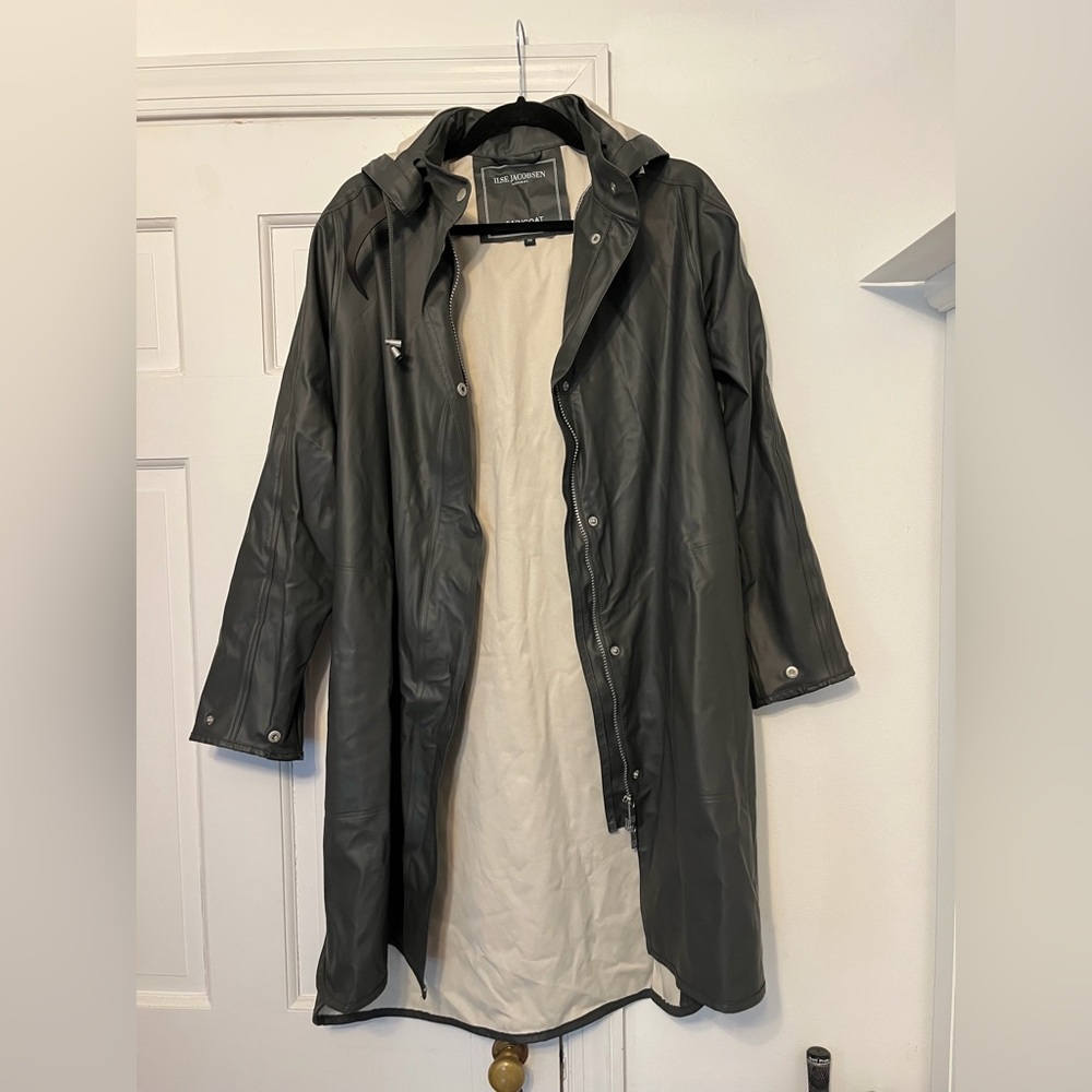 Columbia Omni-Tech Black Rain Jacket